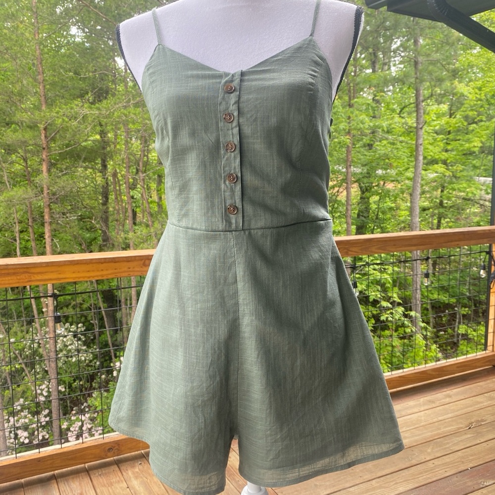Love Crazy Sage Green Button-Front Romper size Small Beach Summer Cotton - Picture 3 of 17